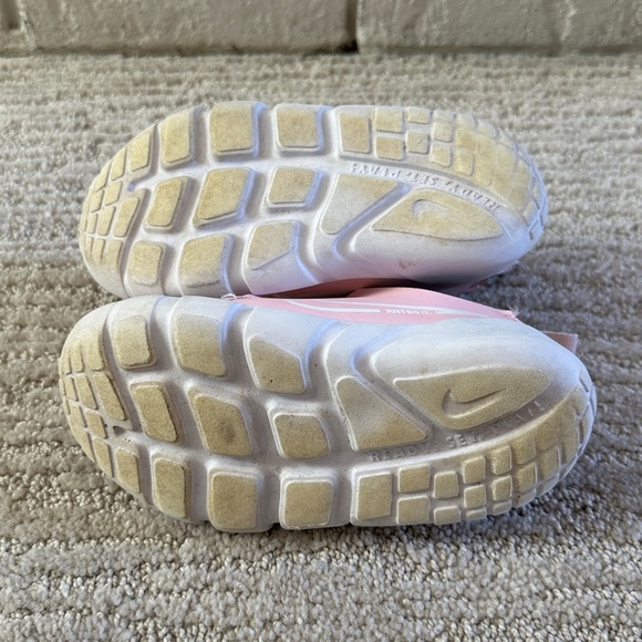 Little Girl Nike Shoes 9C - Picture 5 of 7